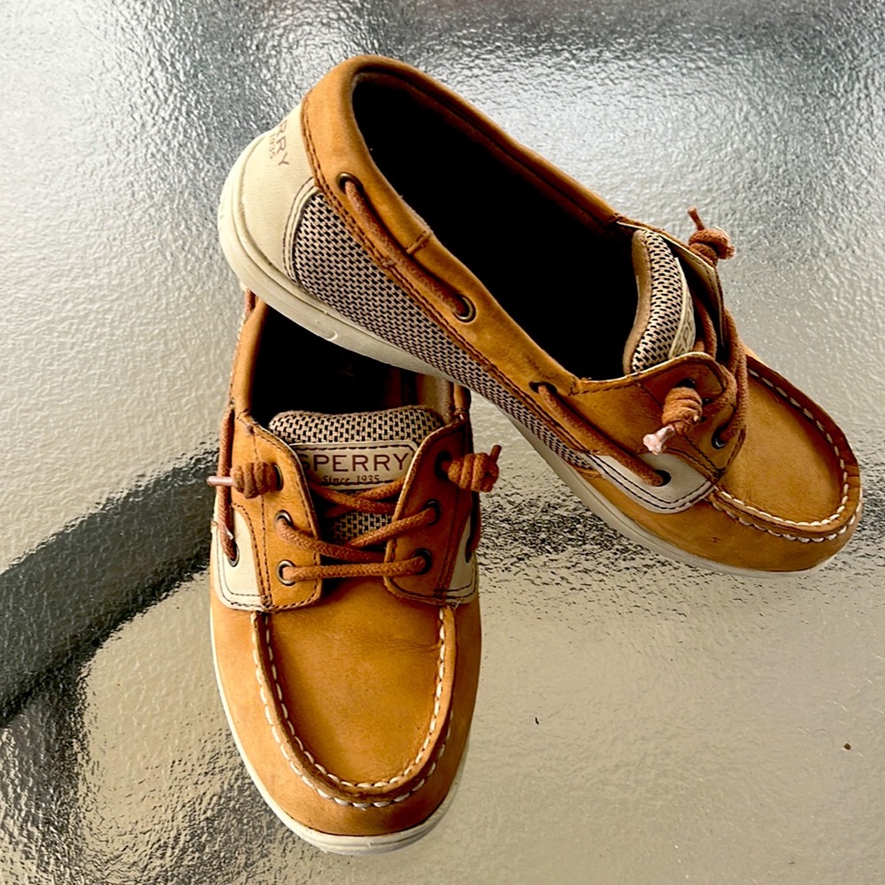 Sperry - Picture 2 of 3